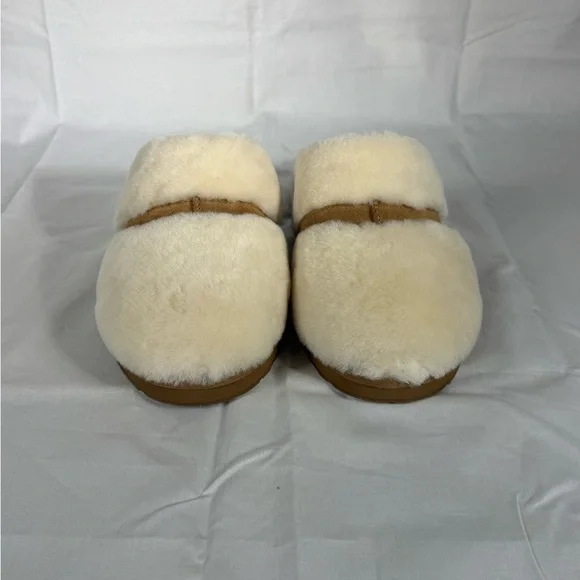 UGG - Women’s Dalla - Picture 4 of 6